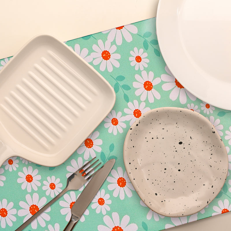 Plastic Placemat Daisy Print - Set of 12