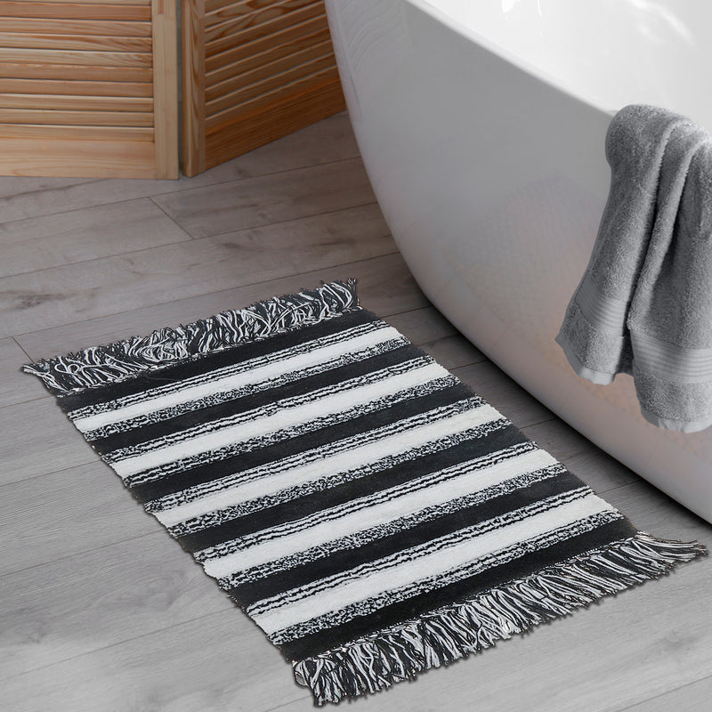 Microfibre Striped Bath Mat With Fringe Black 20X32